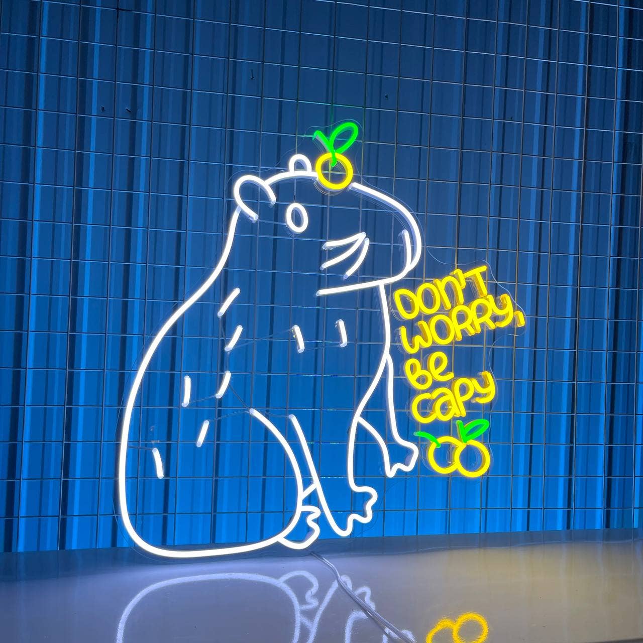 Don&'t Worry Be Capy Neon Signs