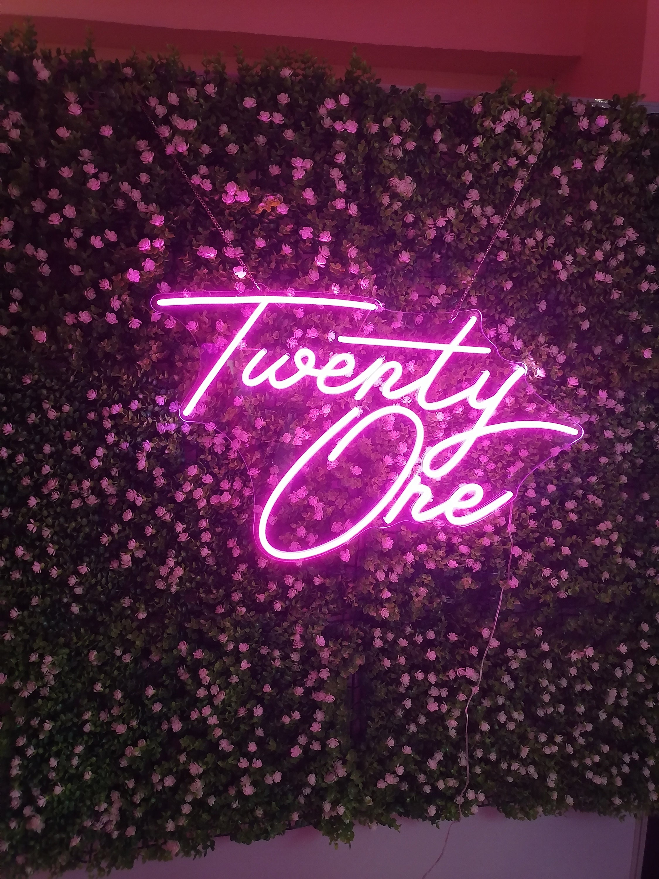 Neon Sign light/ neon sign custom/ led signn/ Font Signs /21 Twenty One /Custom for room engagement party birthday decor