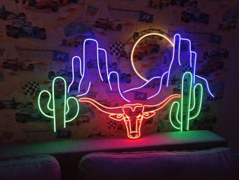 Neon Sign With Western Decor, Longhorn Bull With Western Decoration, Bull Neon Sign, Neon Sign Desert With Cactus And Head Longhorn