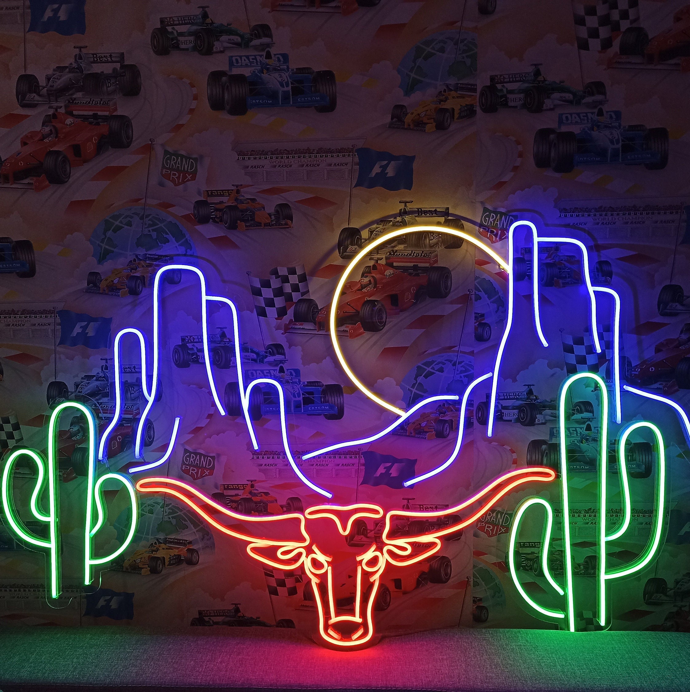 Neon Sign With Western Decor, Longhorn Bull With Western Decoration, Bull Neon Sign, Neon Sign Desert With Cactus And Head Longhorn