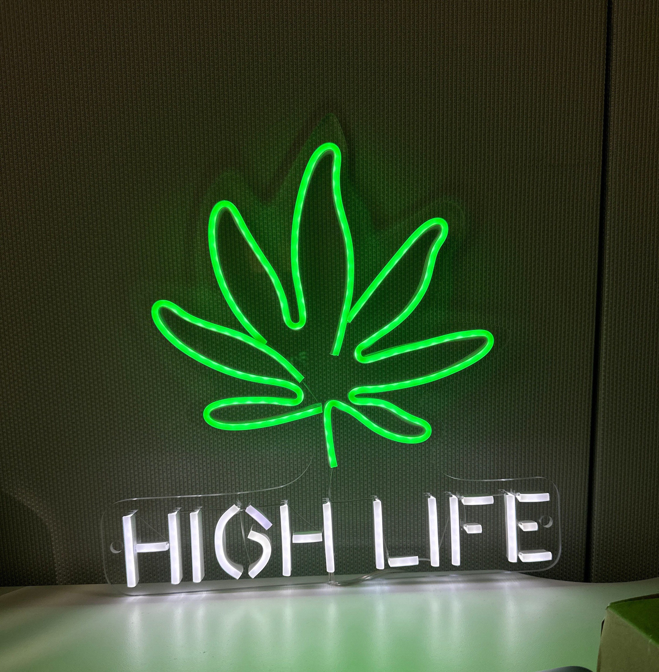 High Life Neon Sign, High Life Led Sign, High Life Walll Decor, Marijuana Neon Sign, Smoke Shop Decor, Marijuana Led Sign, Green Neon Sign