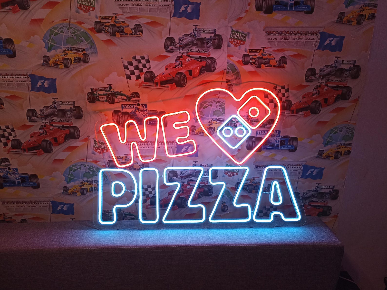 Pizza Neon Sign, We Love Pizza Neon Sign, Neon Pizza Decor, Pizza Slice Led Sign, Pizza - Led Neon Sign, Pizza Fan Gift, Pizzeria Wall Decor